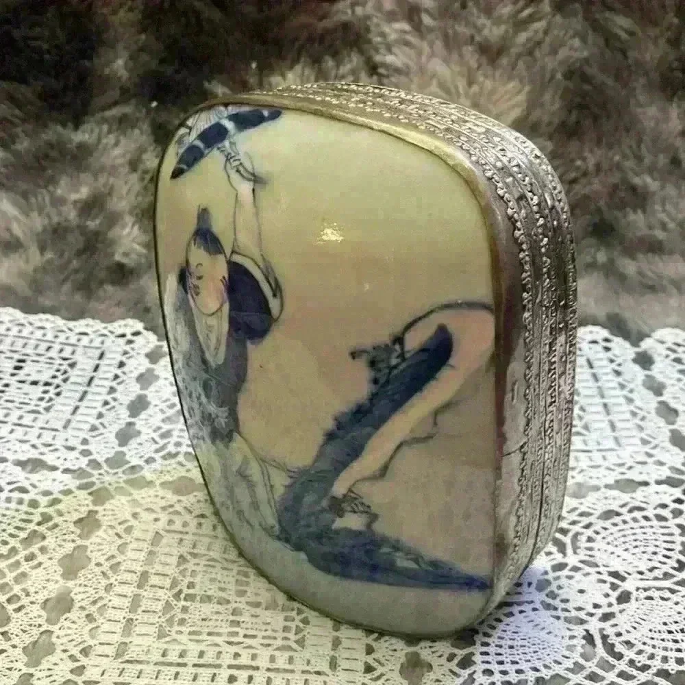 Vintage Porcelain Shard  Box/Silver plated copper. - Picture 7 of 16